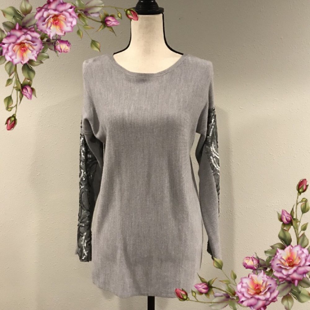 ‎Gorgeous sequined sleeve sweater